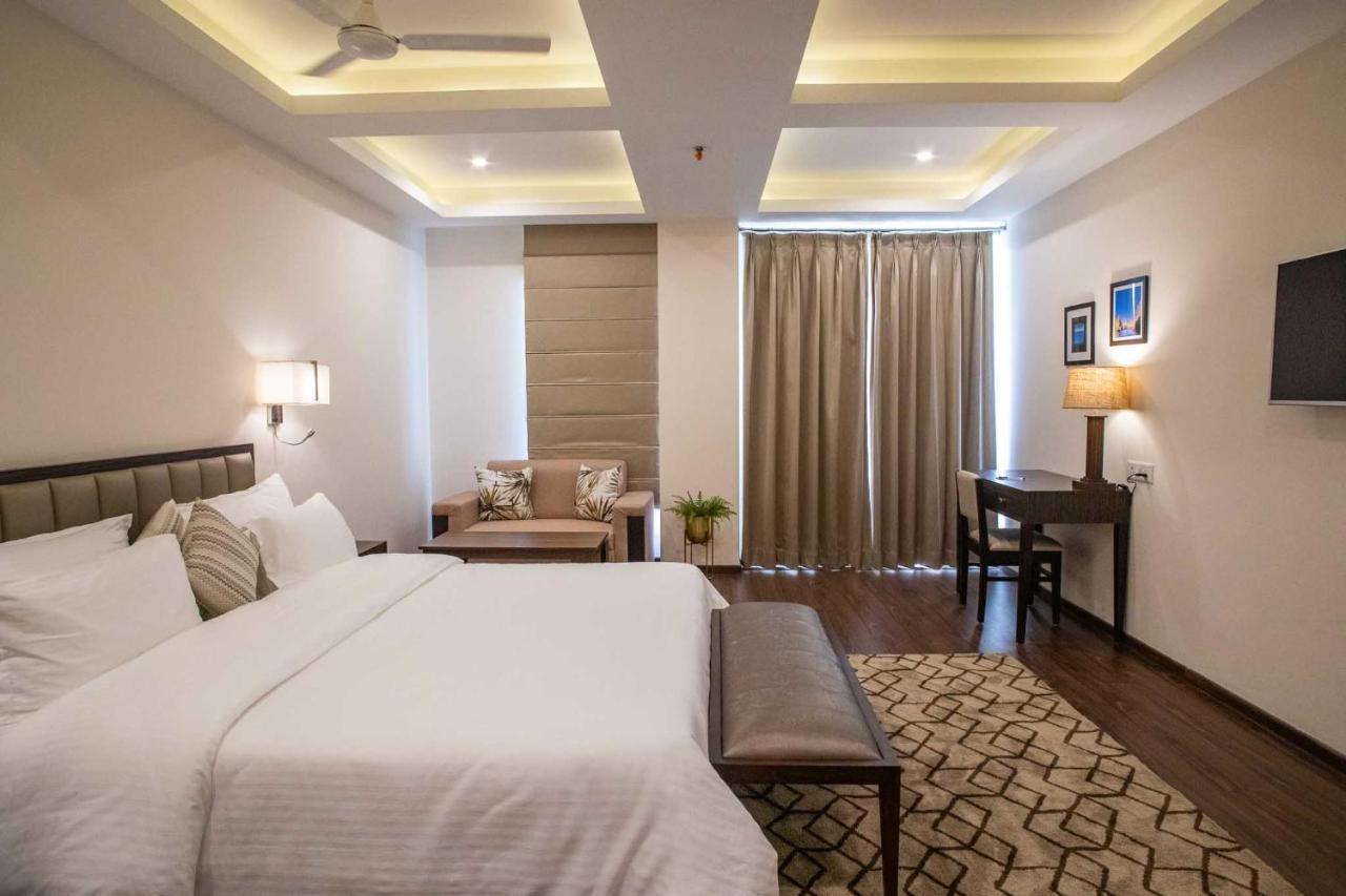 Hotel Alaya Dehradun Zewnętrze zdjęcie