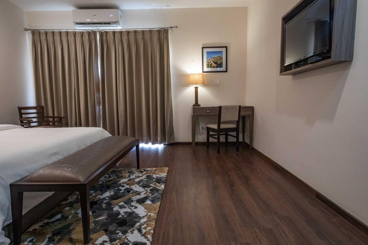 Hotel Alaya Dehradun Zewnętrze zdjęcie