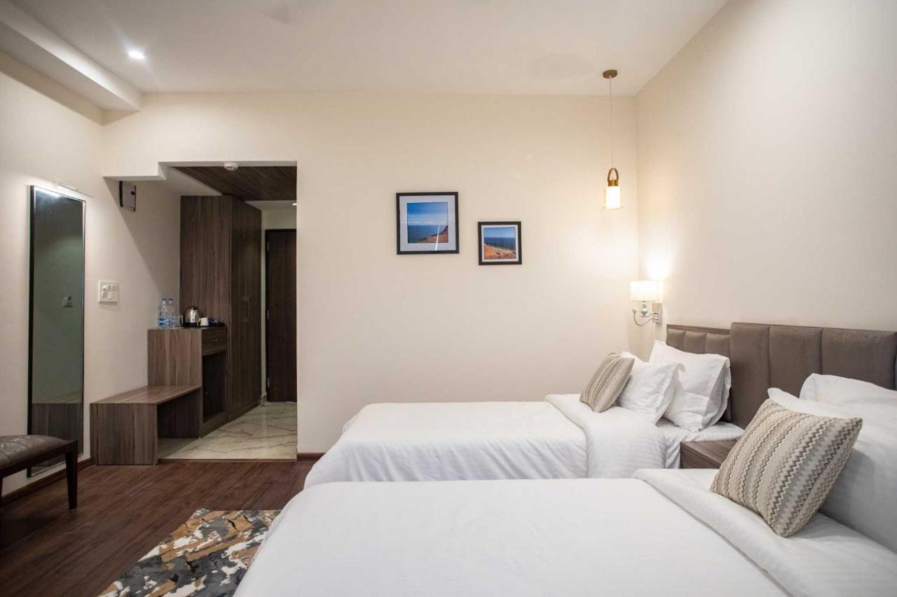 Hotel Alaya Dehradun Zewnętrze zdjęcie