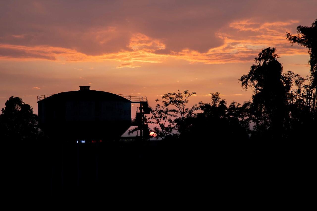 Hotel Alaya Dehradun Zewnętrze zdjęcie
