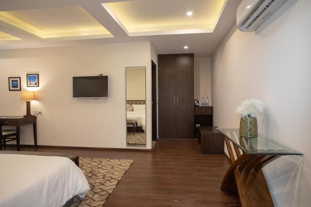 Hotel Alaya Dehradun Zewnętrze zdjęcie