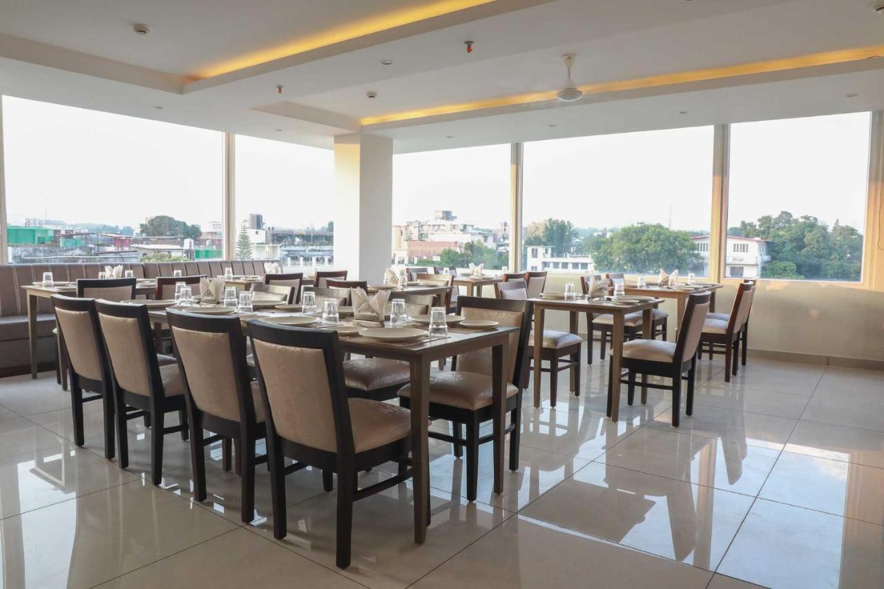 Hotel Alaya Dehradun Zewnętrze zdjęcie