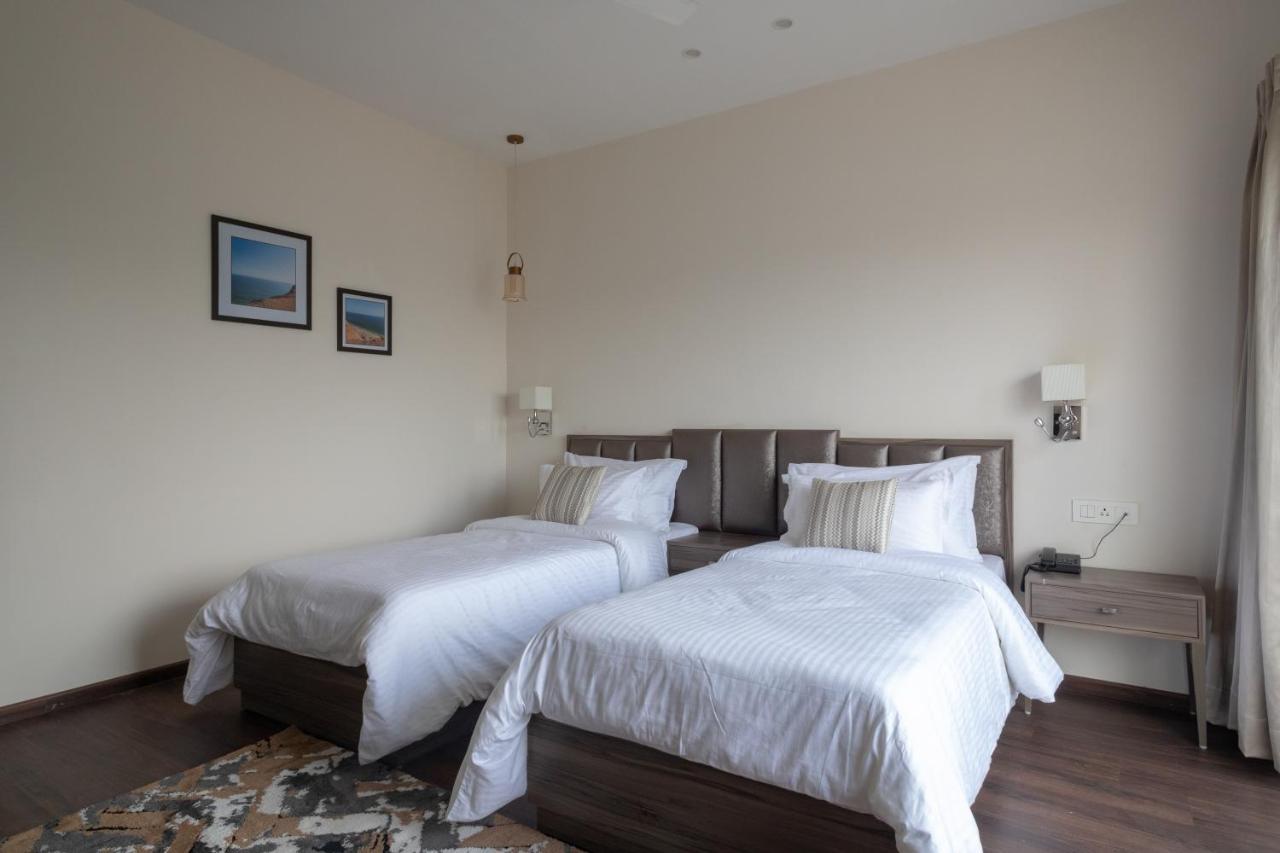 Hotel Alaya Dehradun Zewnętrze zdjęcie