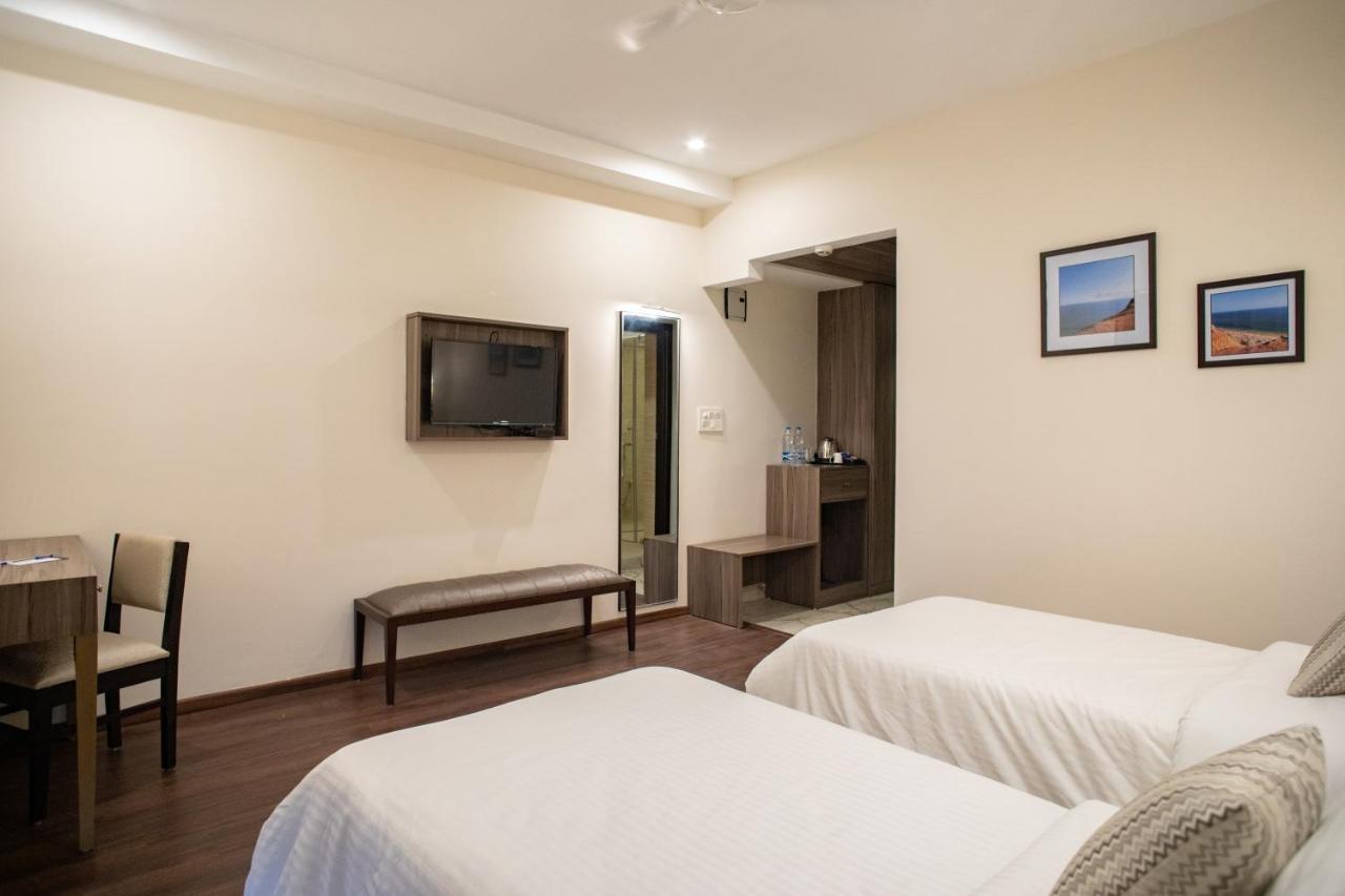 Hotel Alaya Dehradun Zewnętrze zdjęcie